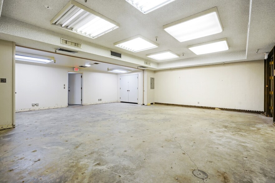 More Photos Of 1414 Webster St, Alameda Bank For Lease