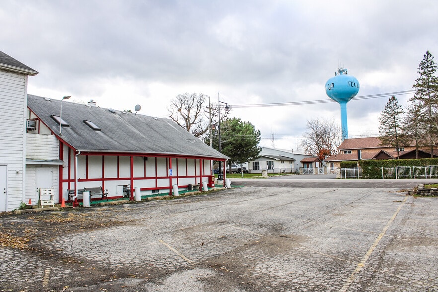 More Photos Of 69 Washington St, Fox Lake General Retail For Sale