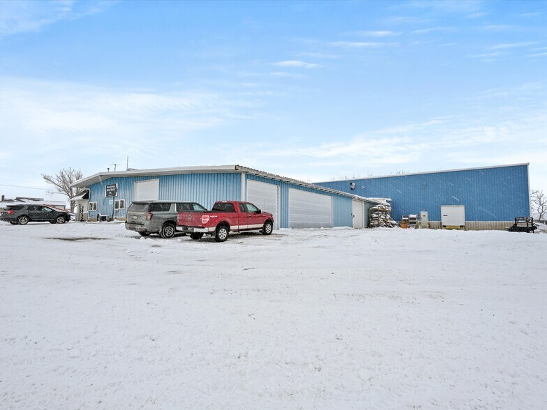 More Photos Of 6869 Columbus St, New Vienna Warehouse For Sale