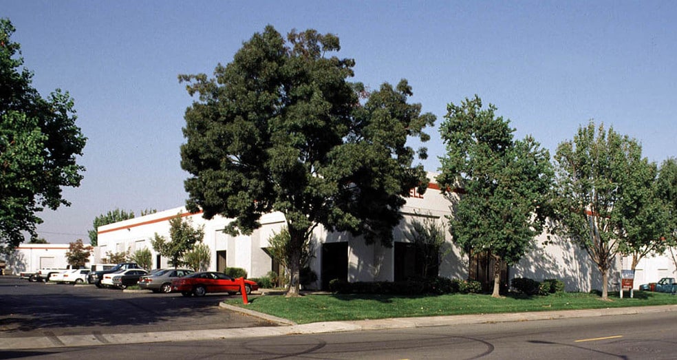 More Photos Of 4741 Pell Dr, Sacramento Warehouse For Lease