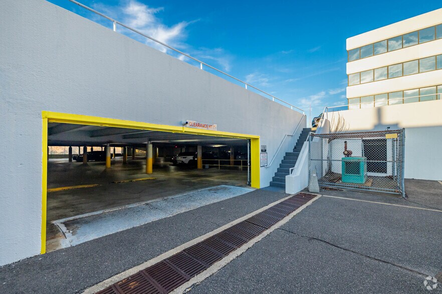 More Photos Of 255 Executive Dr, Plainview Medical For Lease