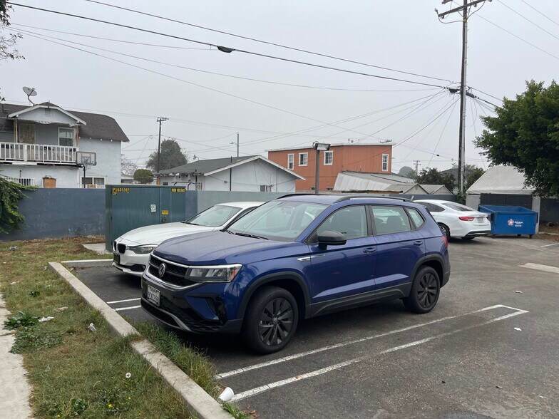 More Photos Of 961 W Compton Blvd, Compton Freestanding For Sale