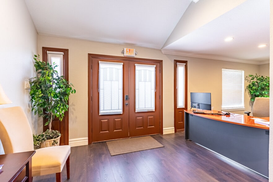 More Photos Of 6110 Dalrock Rd, Rowlett Office For Lease