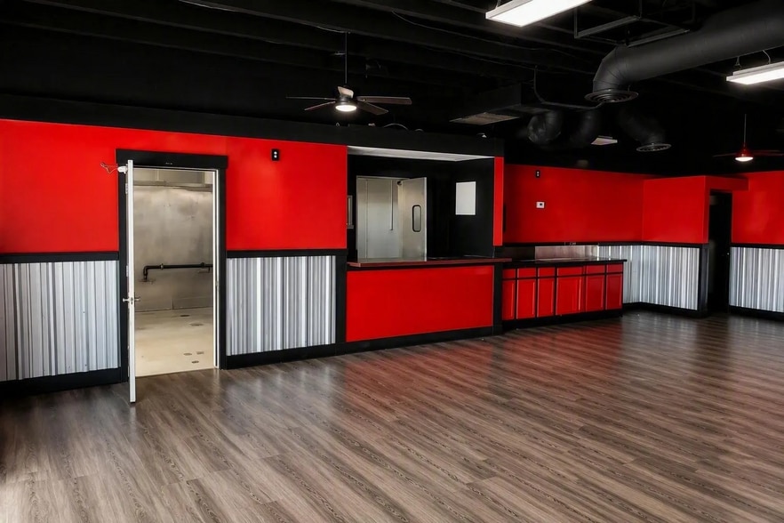 More Photos Of 4750 E Broadway Rd, Phoenix Freestanding For Lease