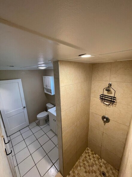 More Photos Of 1905 Oakley Ave, Fort Myers Apartments For Sale