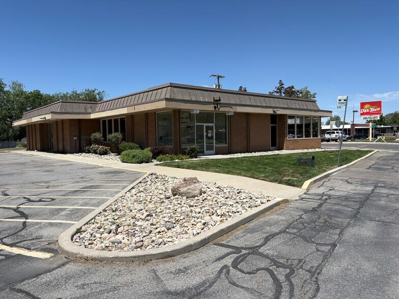 More Photos Of 3020 Highland Dr, Salt Lake City Bank For Sale