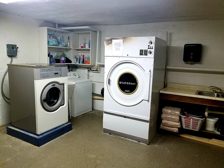 More Photos Of 925 1st Ave, Monte Vista Hotel For Sale