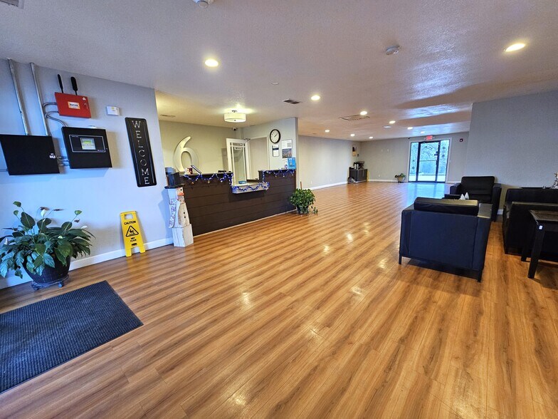 More Photos Of 1920 Bob Griffin Rd, Cameron Hotel For Sale