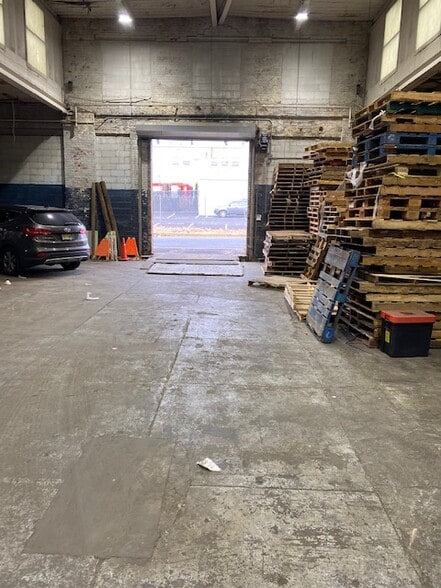 More Photos Of 199 Coit St, Irvington Warehouse For Lease