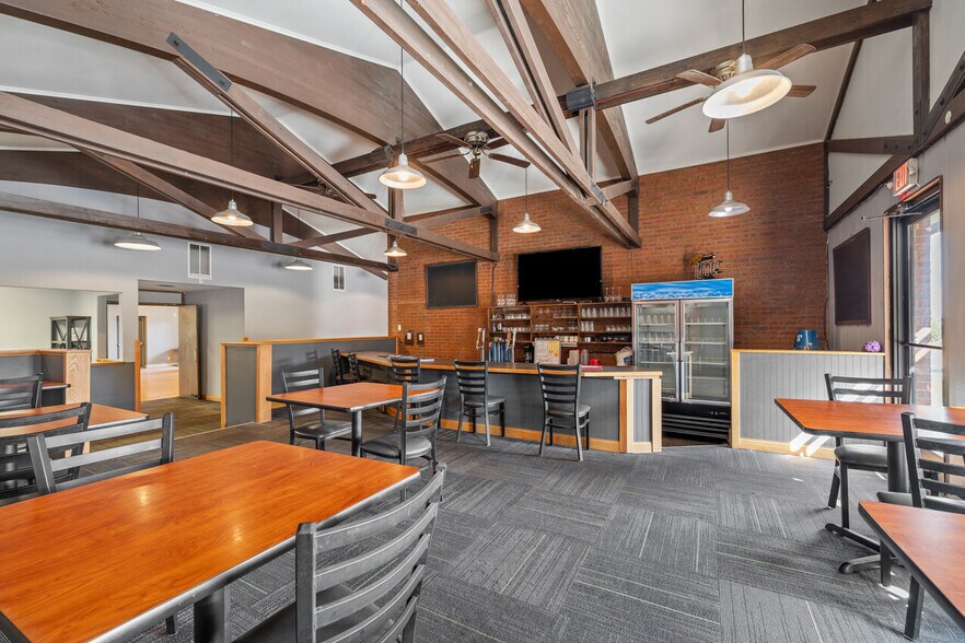 More Photos Of 4552 Gilliland Dr, Kimball Restaurant For Sale