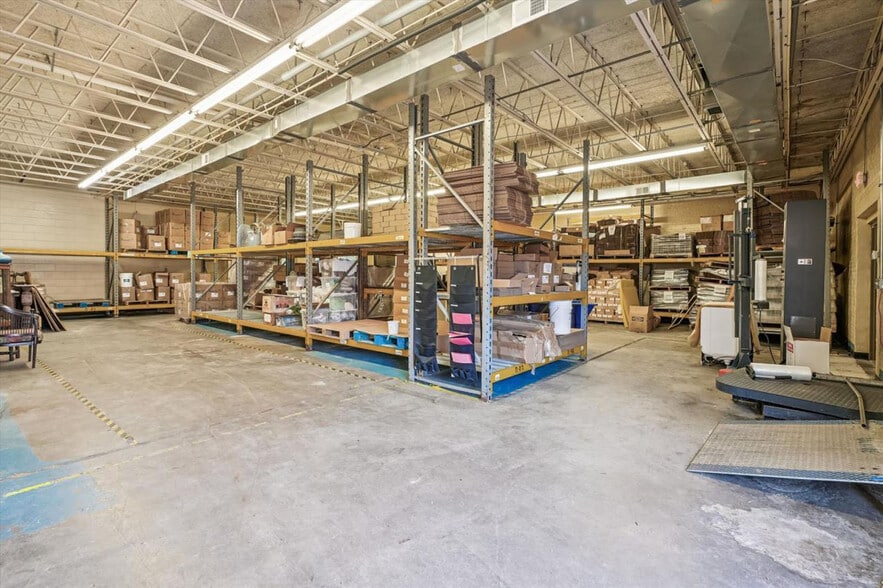 More Photos Of 113 Aileen Rd, Flint Hill Warehouse For Sale
