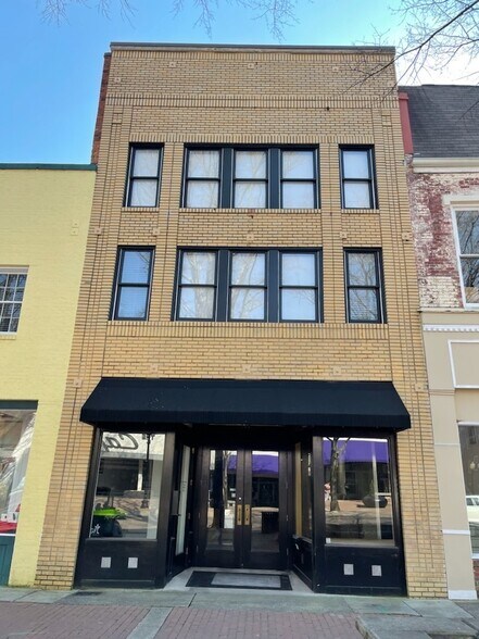 More Photos Of 129 Hay St, Fayetteville Storefront Retail Office For Lease