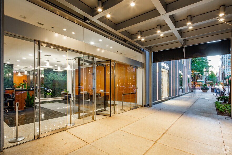 More Photos Of 645 N Michigan Ave, Chicago Office For Lease