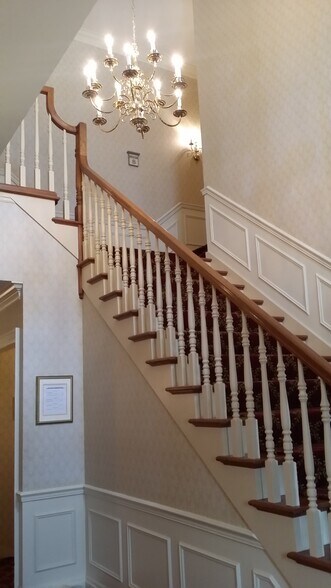 More Photos Of 11019 N Towne Square Rd, Mequon Office For Lease