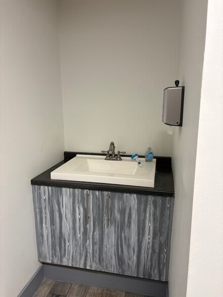 More Photos Of 4330 Sheridan St, Hollywood Medical For Sale