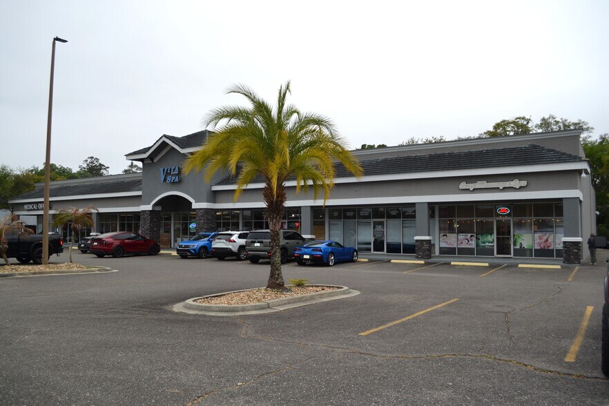 More Photos Of 1600 Park Ave, Orange Park Unknown For Lease
