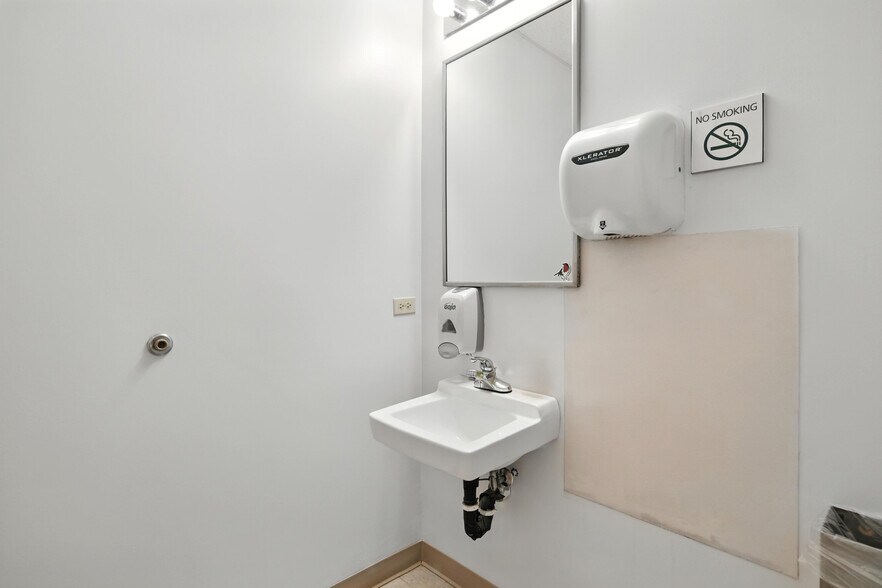 More Photos Of 3 Northwestern Dr, Bloomfield Medical For Lease