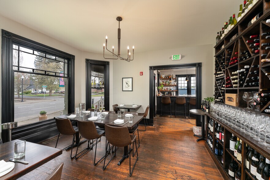 More Photos Of 115 N Washington St, Newberg Restaurant For Sale