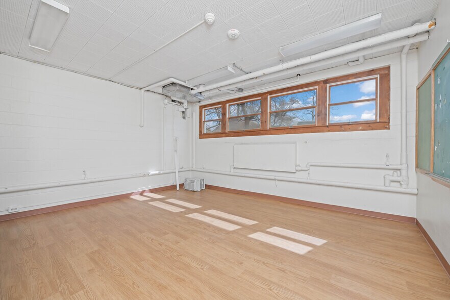 More Photos Of 2889 Culver rd, Rochester Specialty For Sale