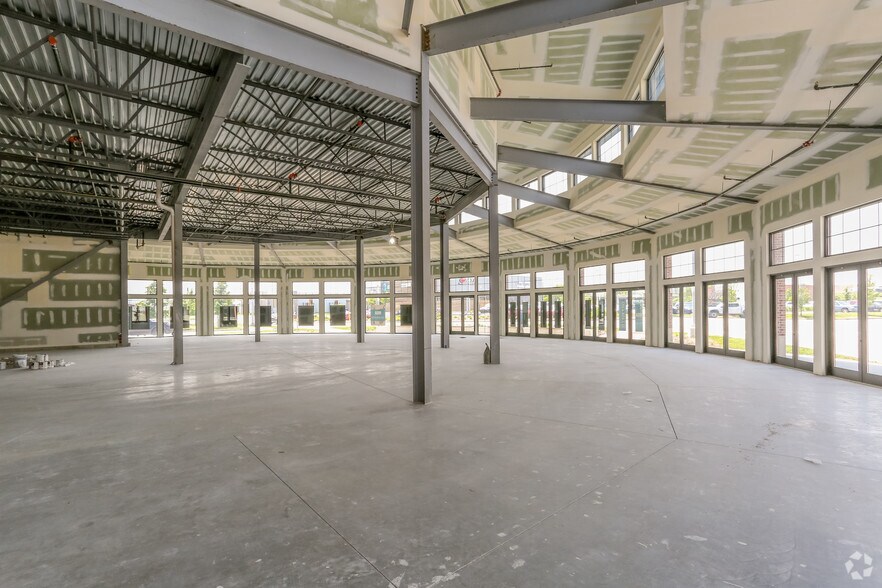 More Photos Of 11500 W Burleigh St, Wauwatosa Unknown For Lease