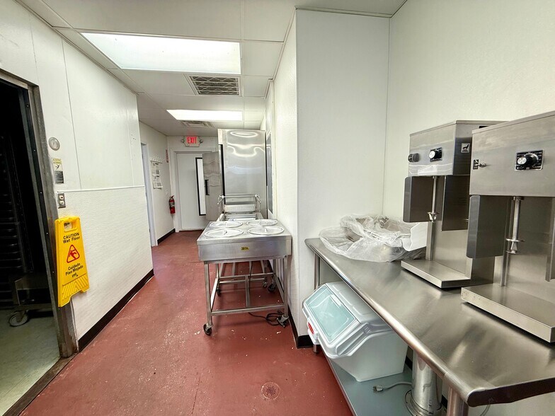 More Photos Of 105 S Water St, Nixa Restaurant For Sale