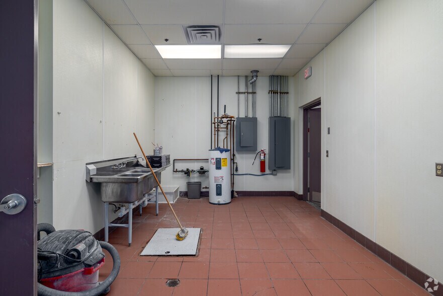 More Photos Of 2209 Richland Mall, Mansfield Unknown For Sale