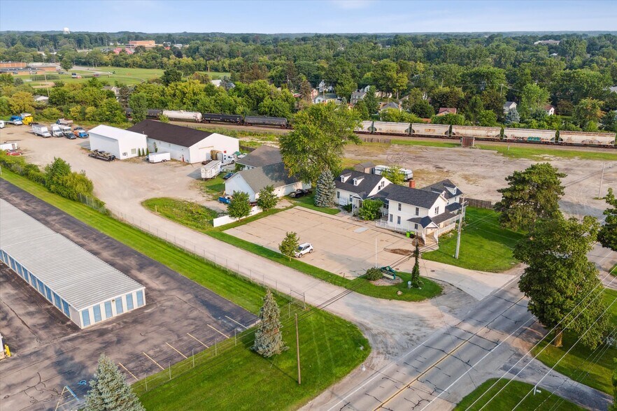 More Photos Of 5232 Morrish Rd, Swartz Creek Office For Sale