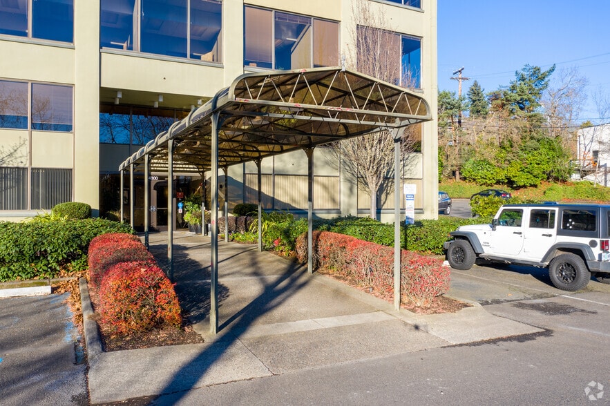 More Photos Of 4800 S Macadam Ave, Portland Office For Lease