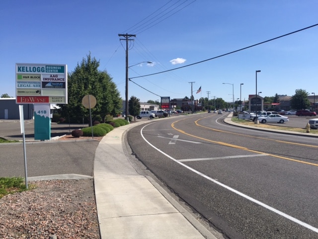 More Photos Of 418 N Kellogg St, Kennewick General Retail For Lease