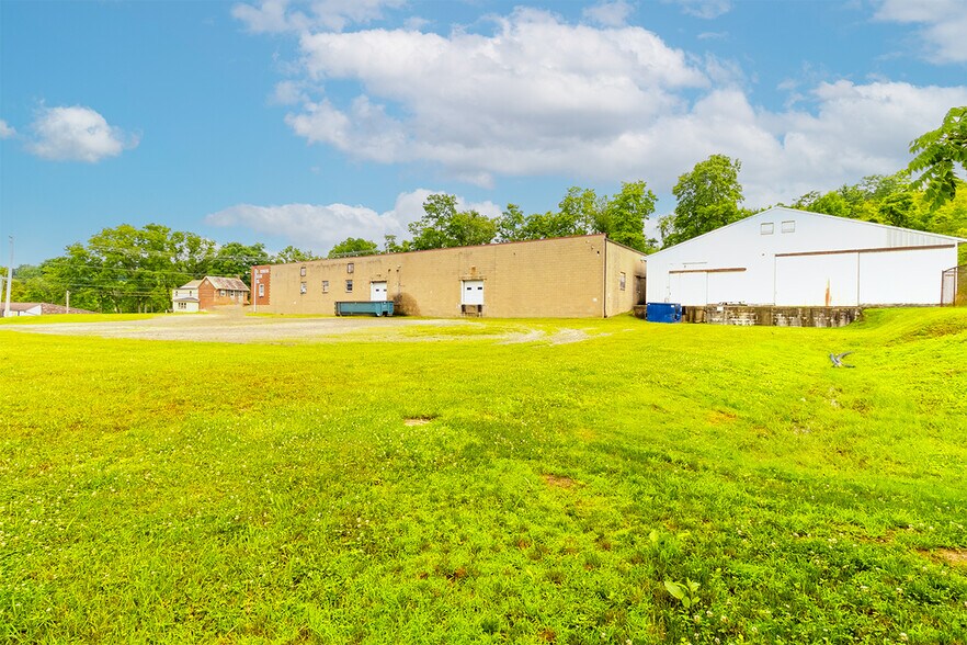 More Photos Of 55-57 Mark Dr, Delmont Light Manufacturing For Lease