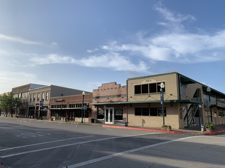 Primary Photo Of 221-223 Simonton St, Conroe Office For Lease