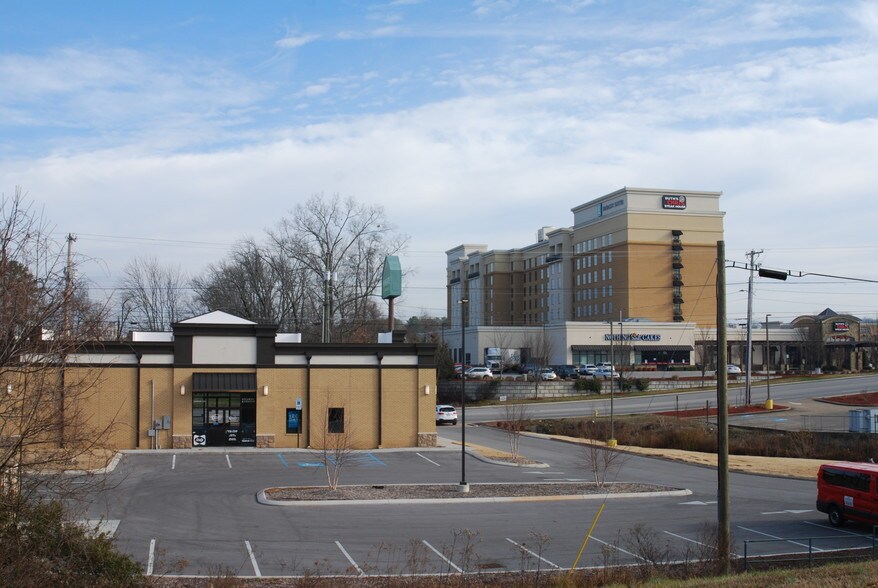 More Photos Of 7308 Shallowford Rd, Chattanooga Storefront Retail Office For Lease