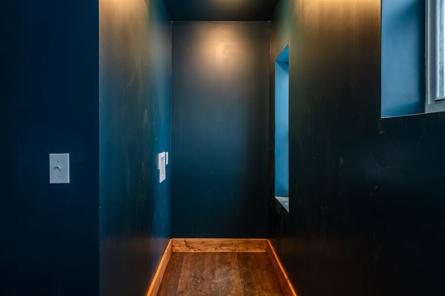 More Photos Of 1620 E 5th St, Dayton Flex For Sale