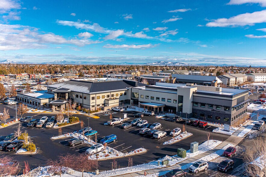 More Photos Of 1342 NE Medical Center Dr, Bend Medical For Lease
