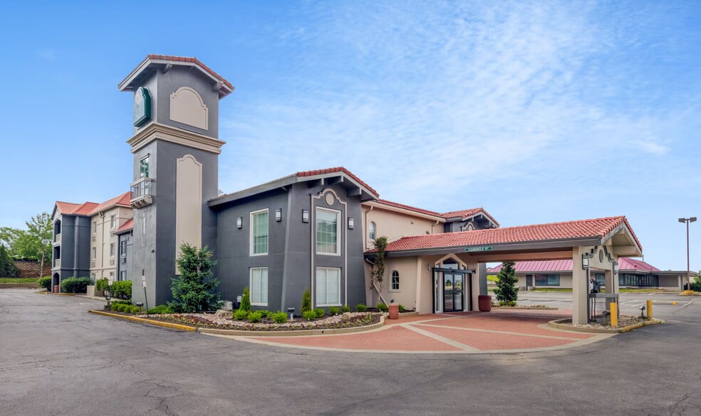 More Photos Of 9461 Lenexa Dr, Lenexa Hotel For Sale