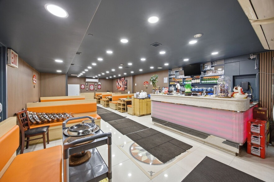 More Photos Of 136-21 41st Ave, Flushing Storefront Retail Office For Sale
