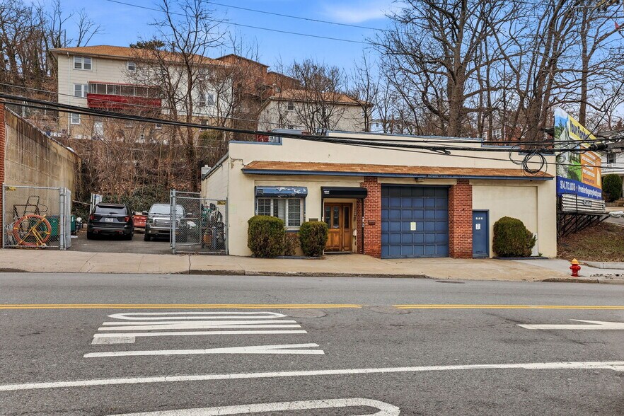 Primary Photo Of 402 Mclean Ave, Yonkers Office For Sale