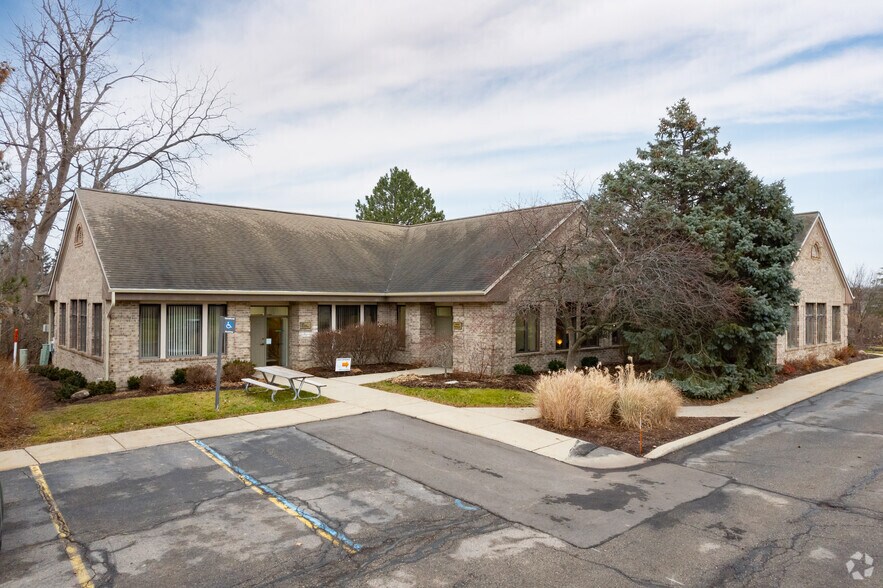 Primary Photo Of 2364 Woodlake Dr, Okemos Office For Lease