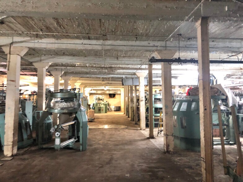 More Photos Of 409 Morgan St, Valdese Distribution For Sale