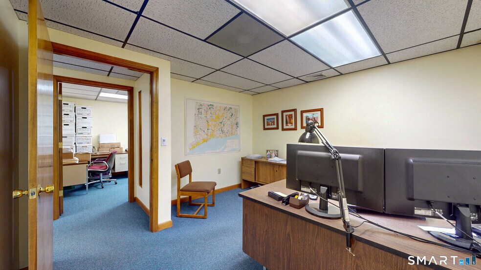 More Photos Of 160 Oak St, Glastonbury Office For Sale