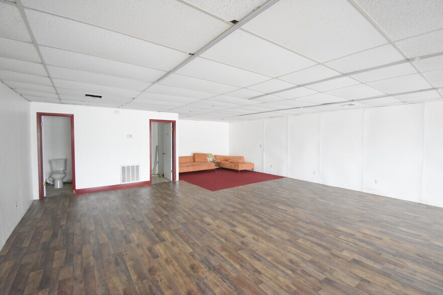 More Photos Of 406 Verhalen Rd, Alvin Storefront Retail Office For Lease