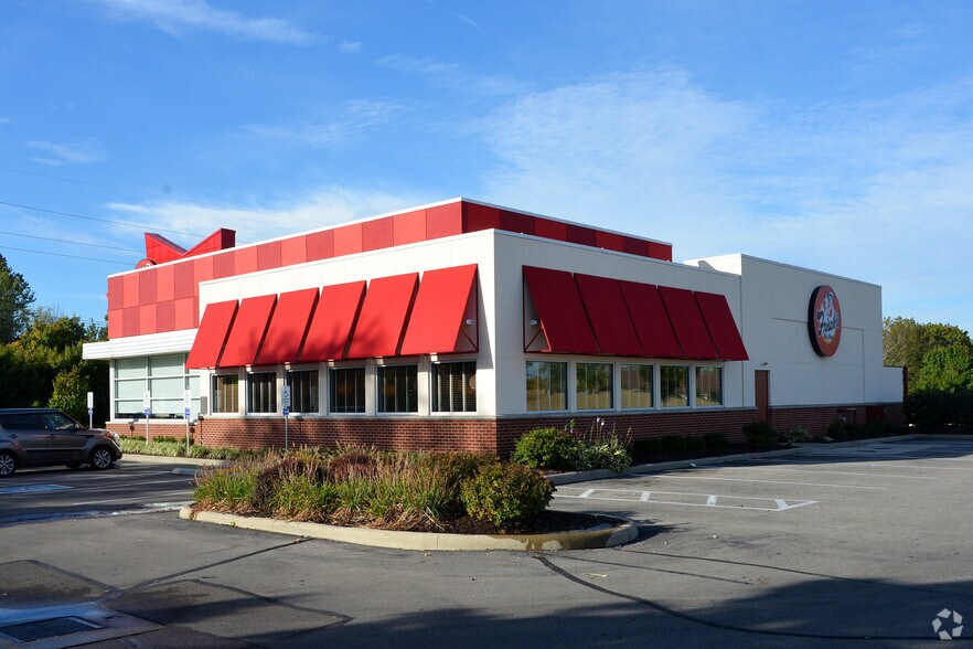 More Photos Of 3311 Benchwood Rd, Dayton Restaurant For Sale