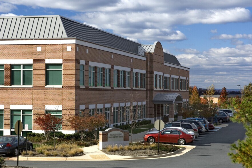 More Photos Of 21351 Gentry Dr, Sterling Office For Lease