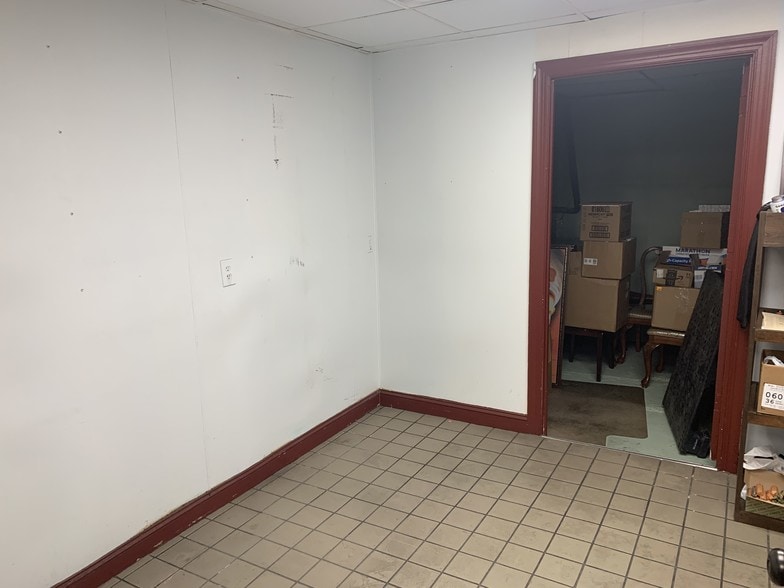 More Photos Of 1020 W New Bern Rd, Kinston Convenience Store For Sale