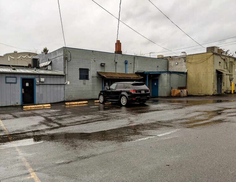 More Photos Of 2213 Main St, Vancouver Storefront For Sale