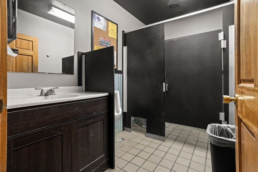 More Photos Of 205 1st St SW, Glyndon Restaurant For Sale