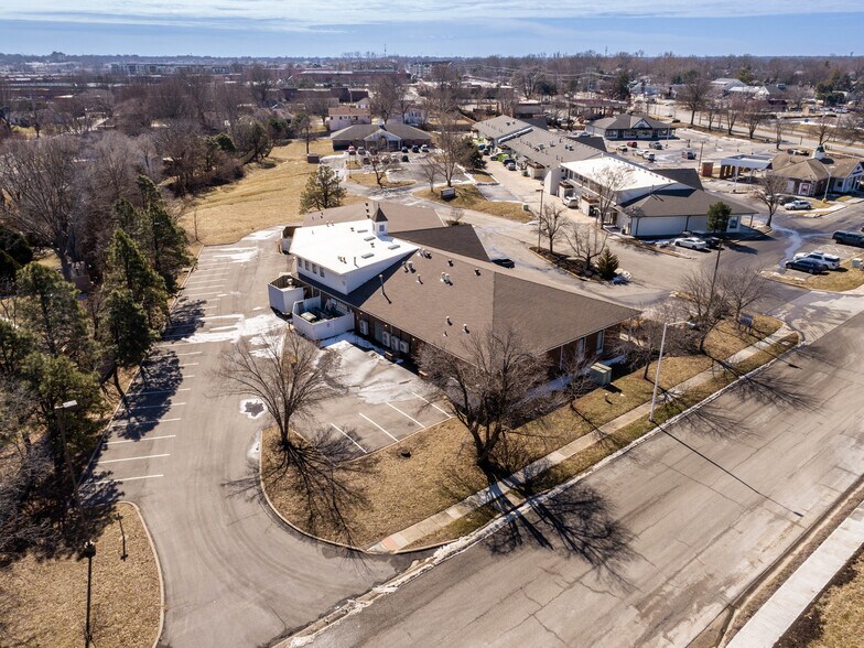 More Photos Of 11813 W 77th St, Lenexa Office For Sale