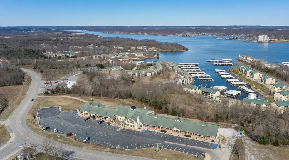 More Photos Of 4466 Horseshoe Bend Pky, Village Of Four Seasons General Retail For Sale