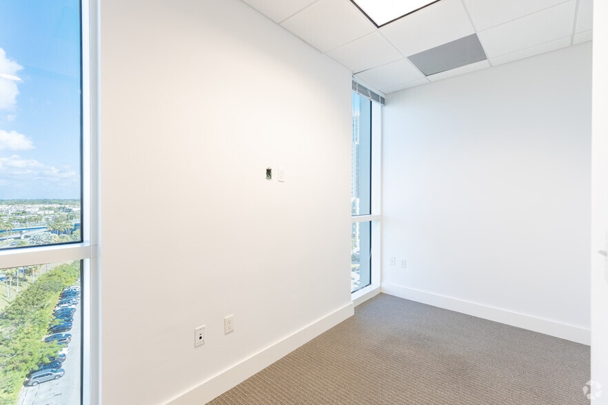 More Photos Of 9155 S Dadeland Blvd, Miami Unknown For Lease