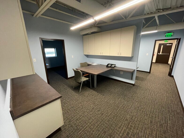 More Photos Of 8570 Northwest Blvd, Indianapolis Medical For Lease